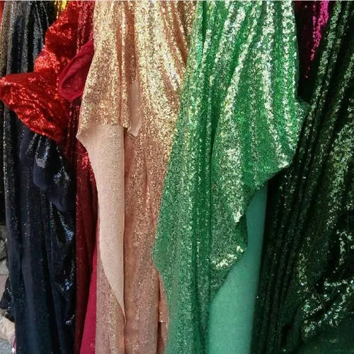 Coupon tissu sequin noir 1m x 1,40m pour embélissement décoration fêtes coussin habillage costumes