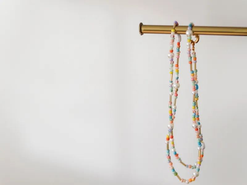 Fabriquez de jolis bijoux colorés avec ce nouveau kit MKMI de La Petite Épicerie !
