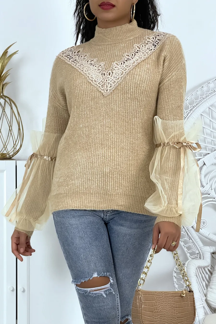 Pull col montant taupe à manches bouffantes en tulle